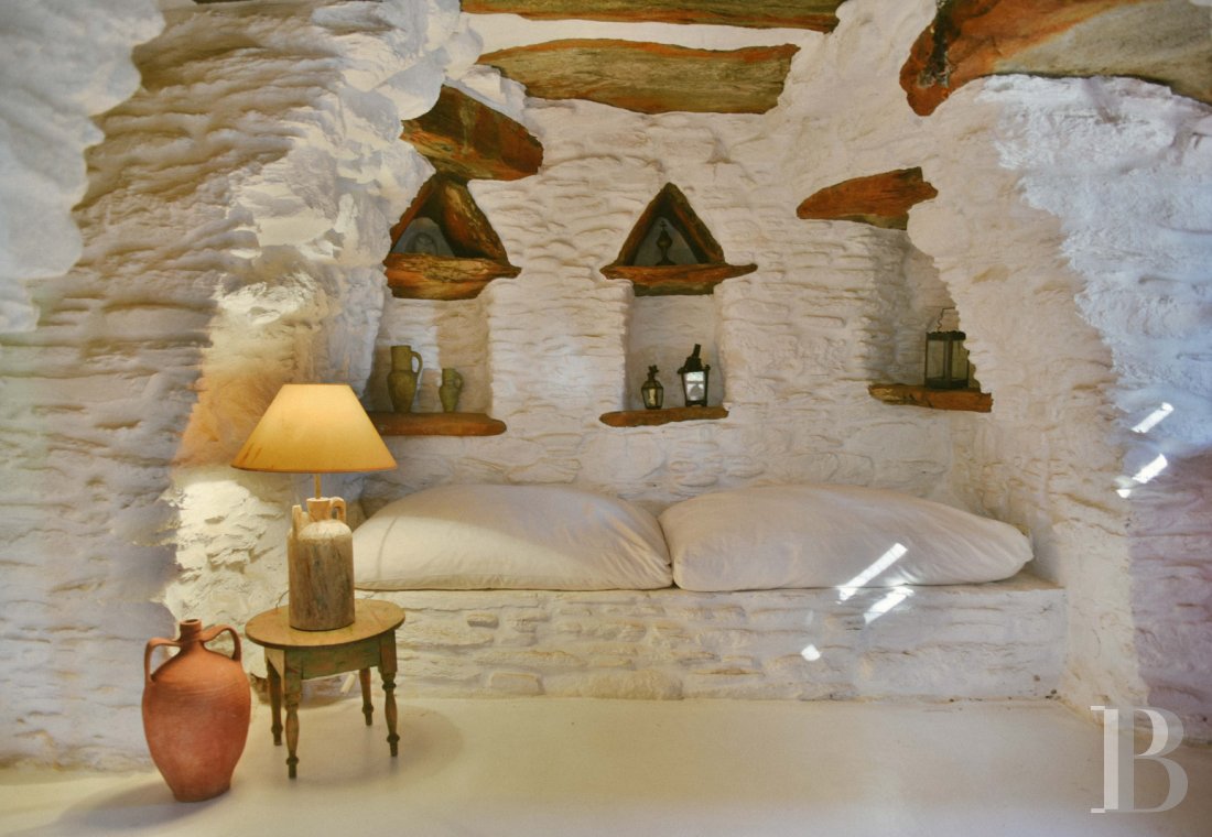 Three former sheepfolds united by a beautiful spirit by the sea in Tinos, the Cyclades - photo  n°16